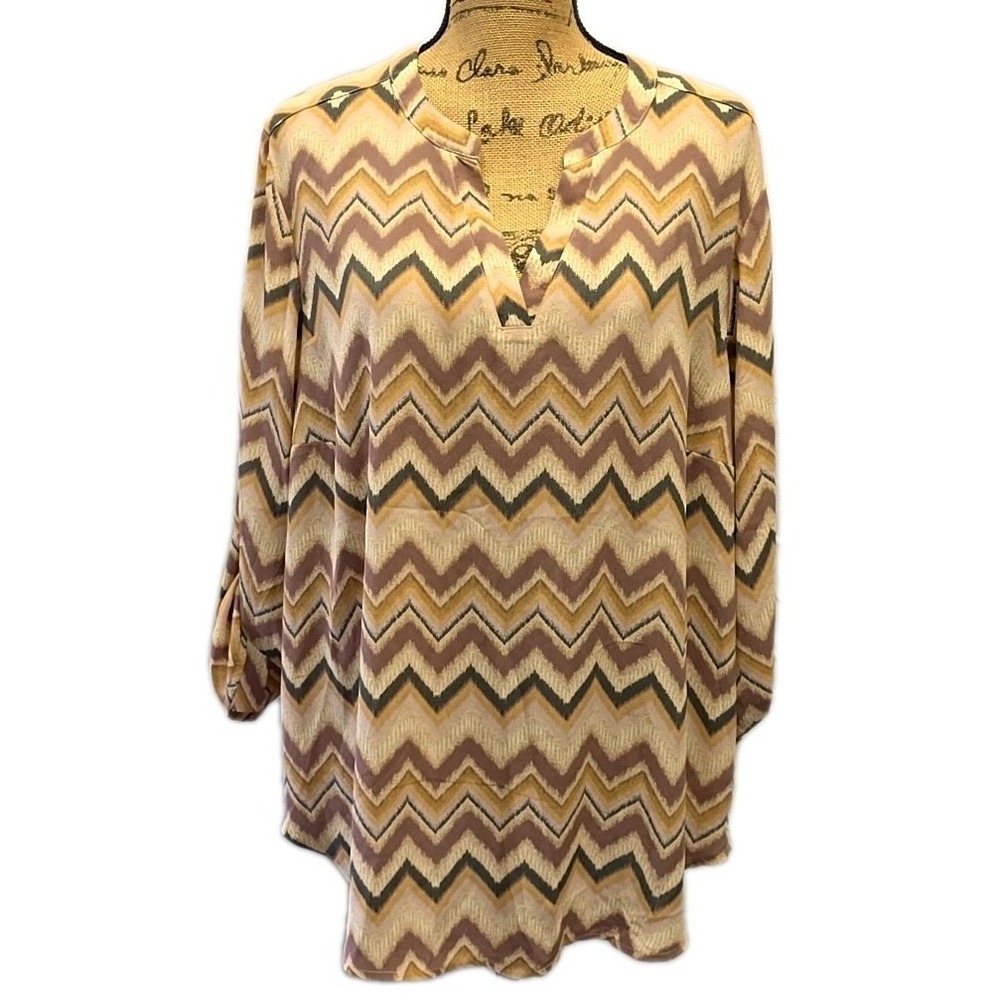 Maurices Chevron Peasant Blouse 1X Boho Neutral‎ Roll Tab Tunic Top V Neck